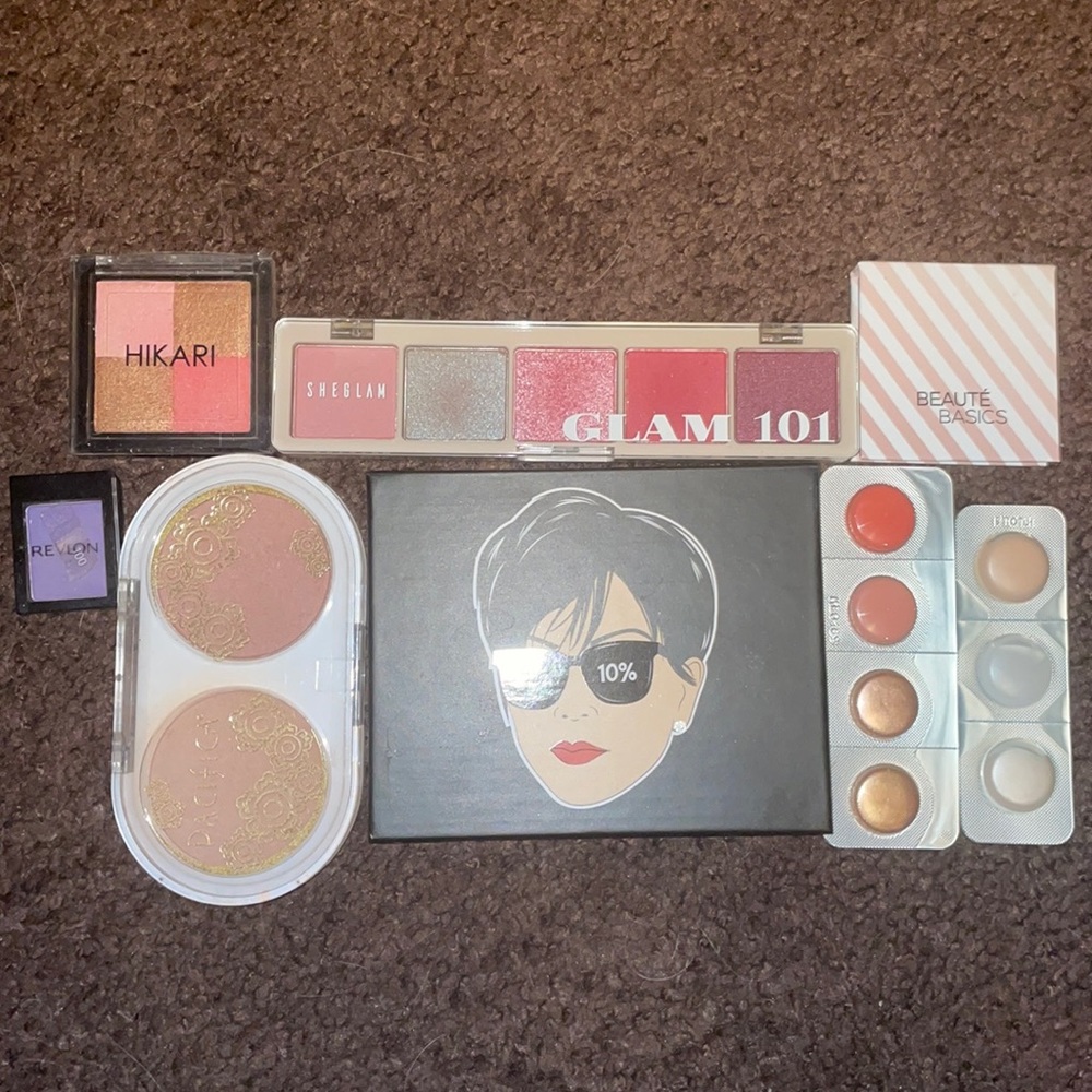 MOVING SALE - Makeup Bundle 🔥